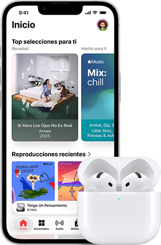 iPhone 17e, parte delantera, app Música con la pantalla de inicio abierta, al lado hay unos AirPods Pro 3 en un estuche de carga MagSafe abierto