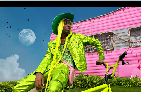 Un MacBook Air que muestra la pantalla Liquid Retina