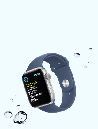 Un entrenamiento de natación en un Apple Watch SE con gotas de agua a su alrededor