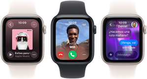 Tres Apple Watch SE 3 uno al lado del otro, en el primero se muestra la app Apple Music, en el segundo una llamada entrante y en el tercero una conversación en iMessage